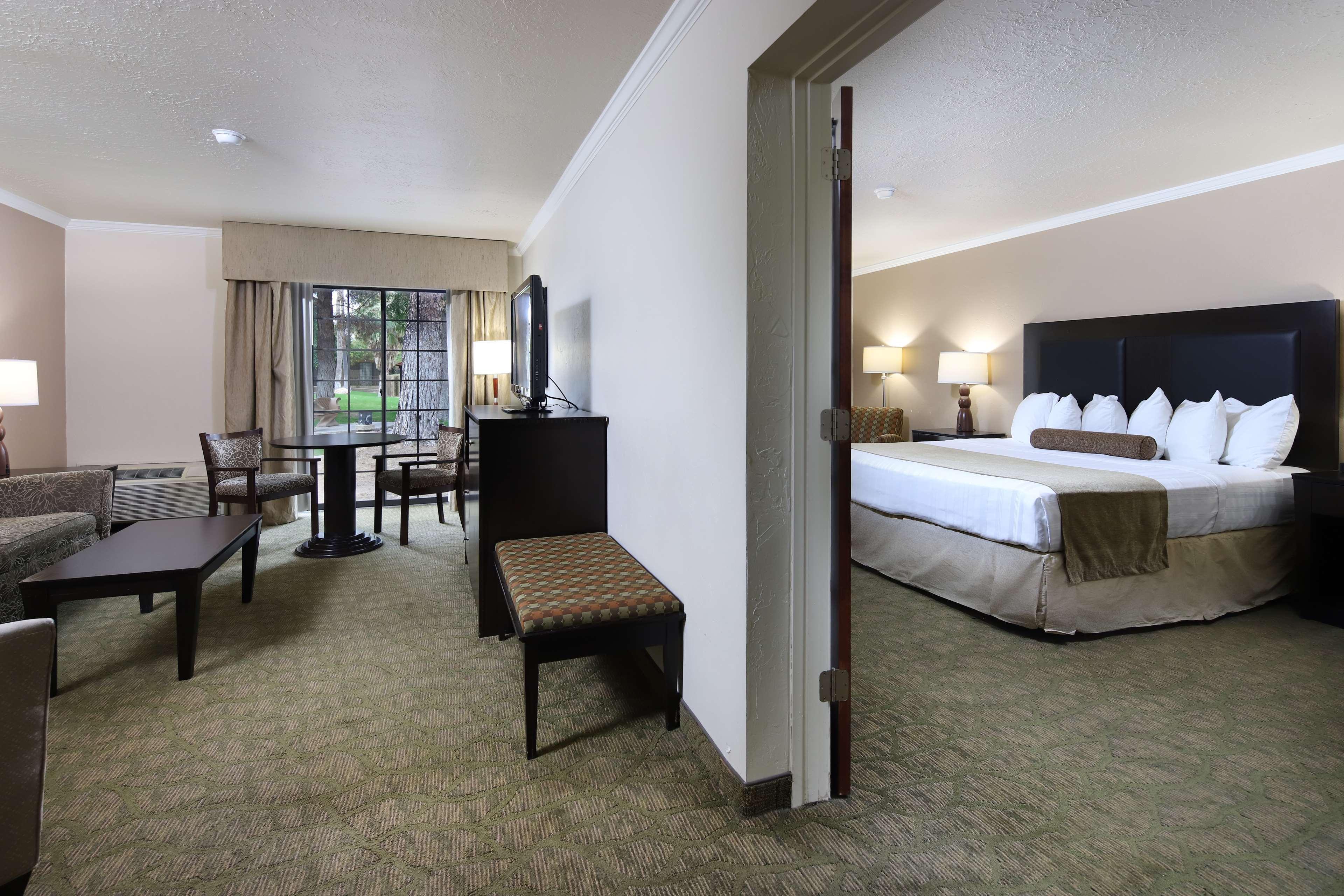 Wyndham Tucson Airport Hotel & Conference Center Экстерьер фото