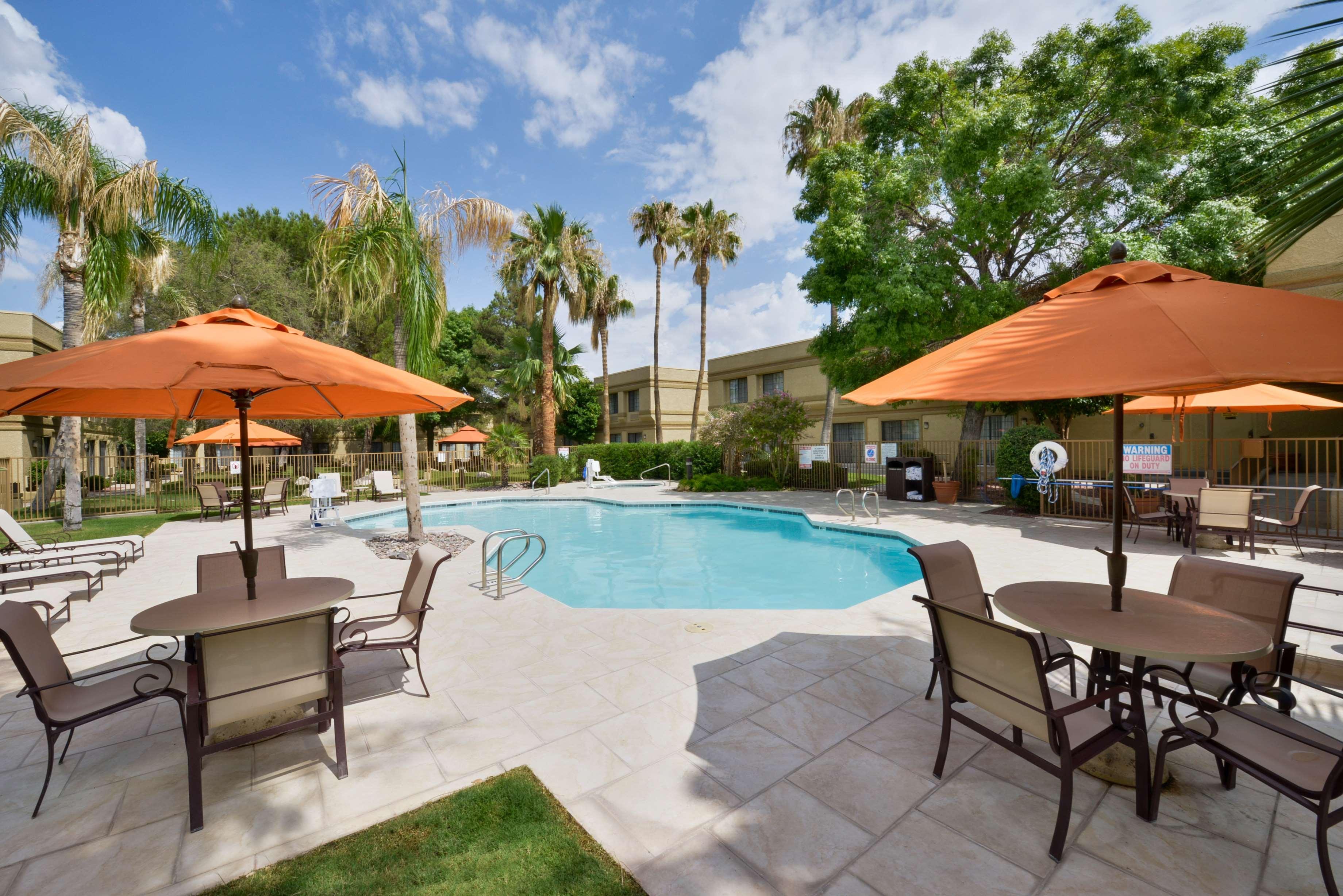 Wyndham Tucson Airport Hotel & Conference Center Экстерьер фото