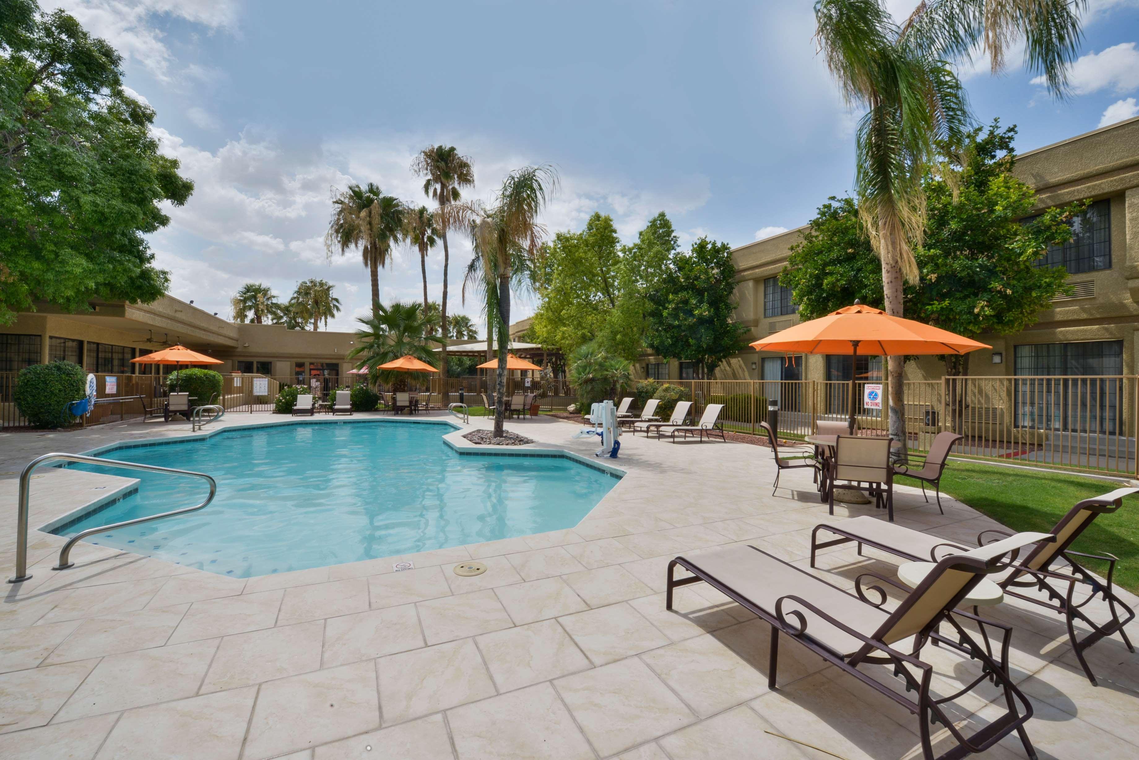 Wyndham Tucson Airport Hotel & Conference Center Экстерьер фото