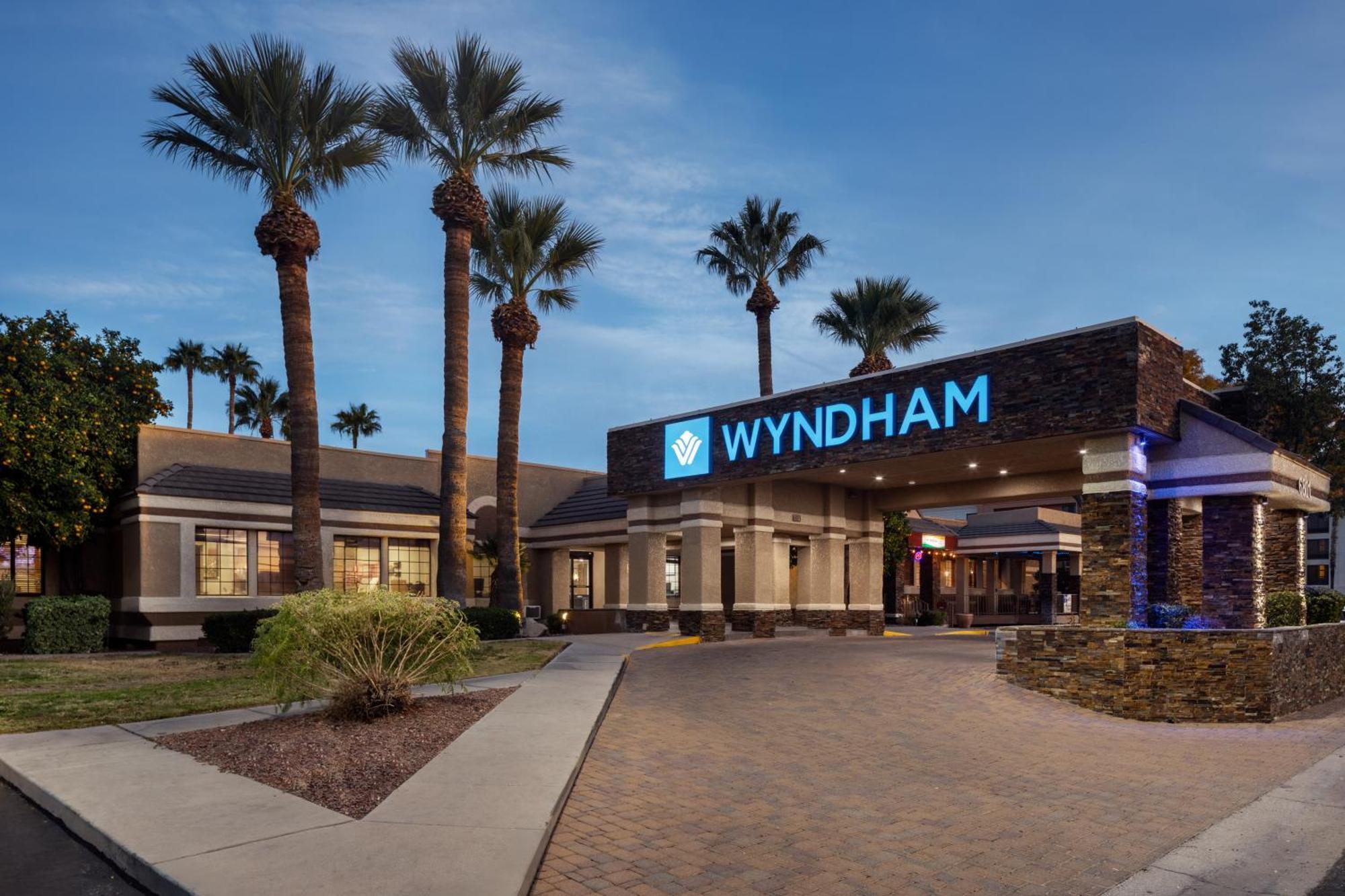 Wyndham Tucson Airport Hotel & Conference Center Экстерьер фото