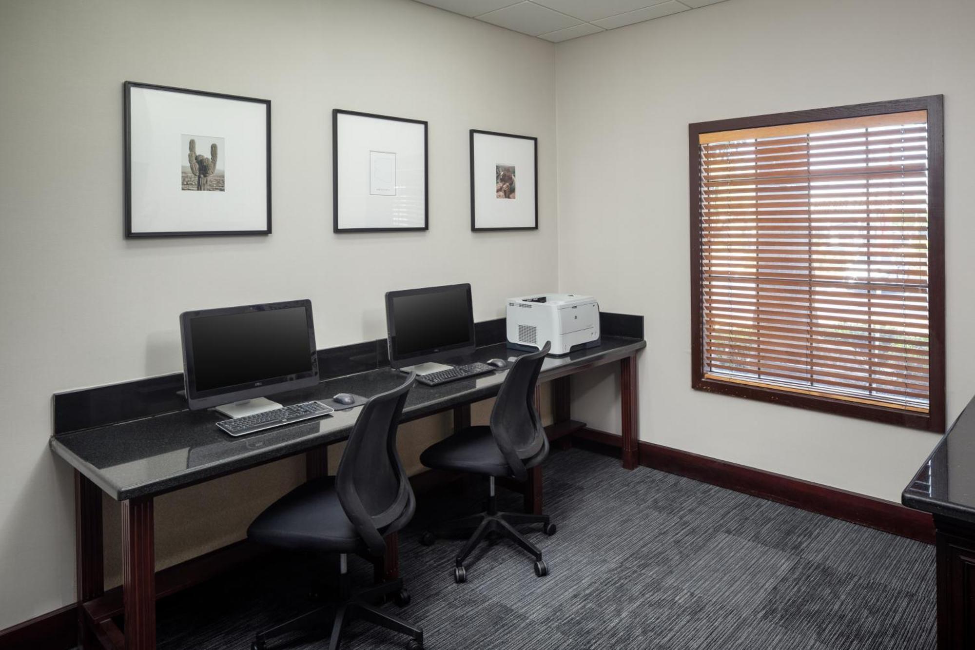 Wyndham Tucson Airport Hotel & Conference Center Экстерьер фото